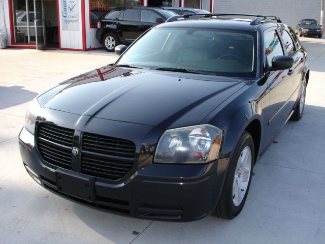 2005 Dodge Magnum S