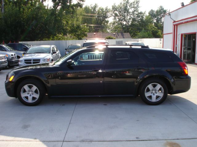 2005 Dodge Magnum S