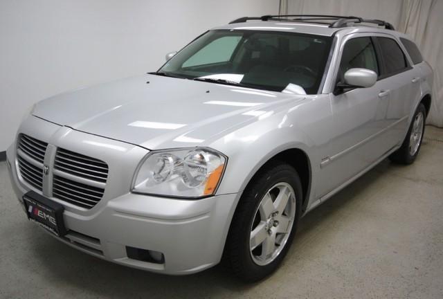 2005 Dodge Magnum 2dr Spyder Auto GS