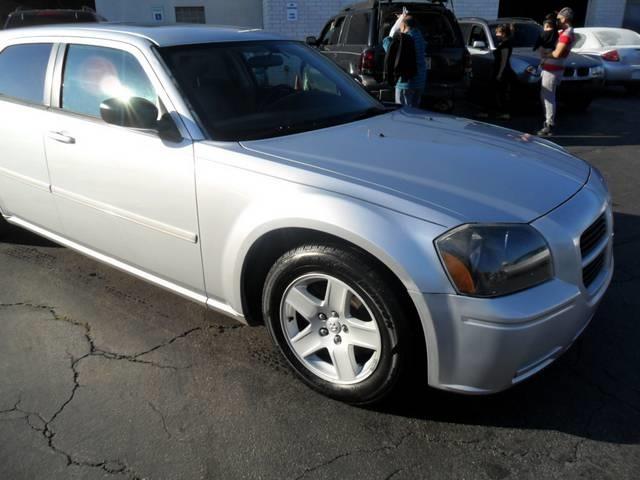 2005 Dodge Magnum S