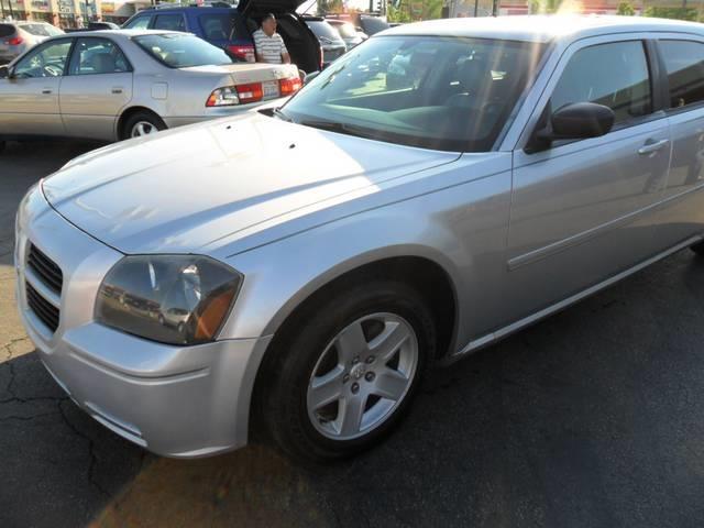 2005 Dodge Magnum S