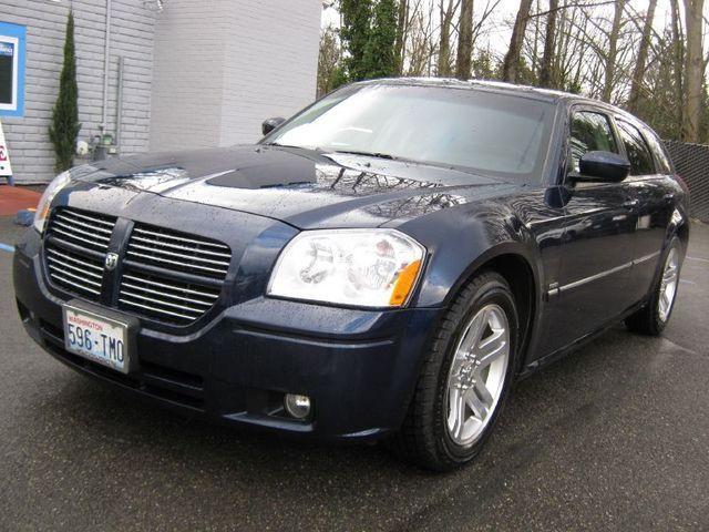 2005 Dodge Magnum 2WD 4 Door