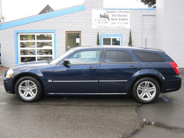 2005 Dodge Magnum 2WD 4 Door