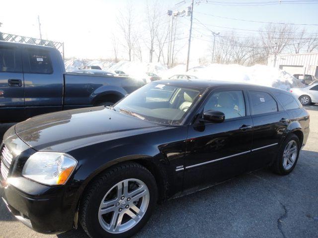 2005 Dodge Magnum 2WD 4 Door