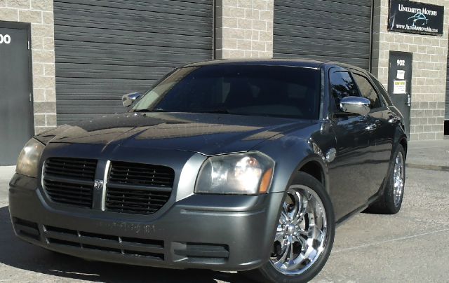 2005 Dodge Magnum S