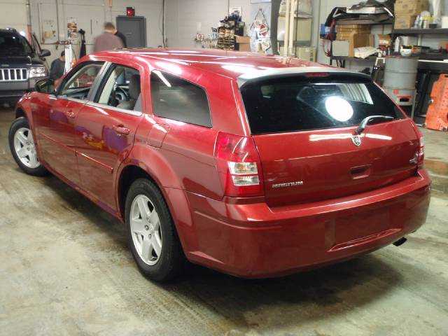 2005 Dodge Magnum W/3lt