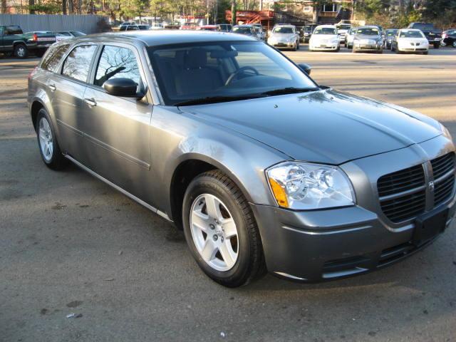 2005 Dodge Magnum S