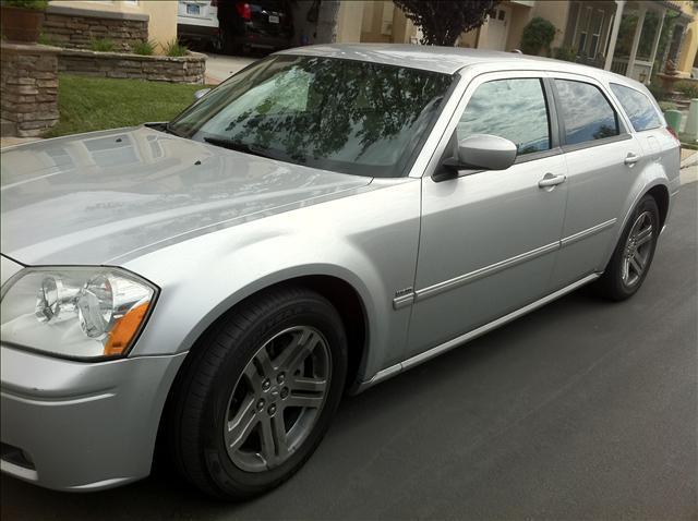 2005 Dodge Magnum SLT 25