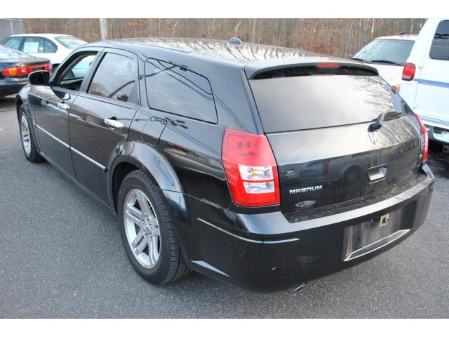 2005 Dodge Magnum Unknown