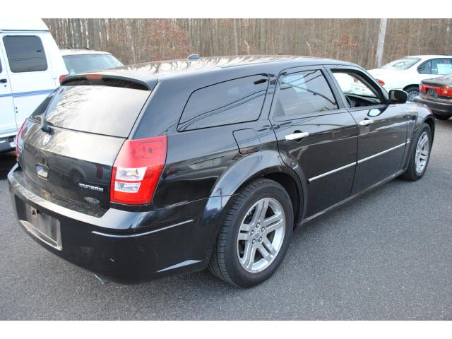 2005 Dodge Magnum Unknown