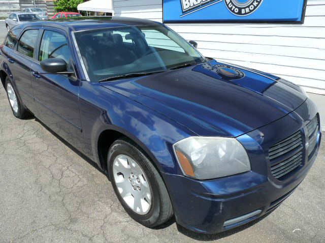 2006 Dodge Magnum SE