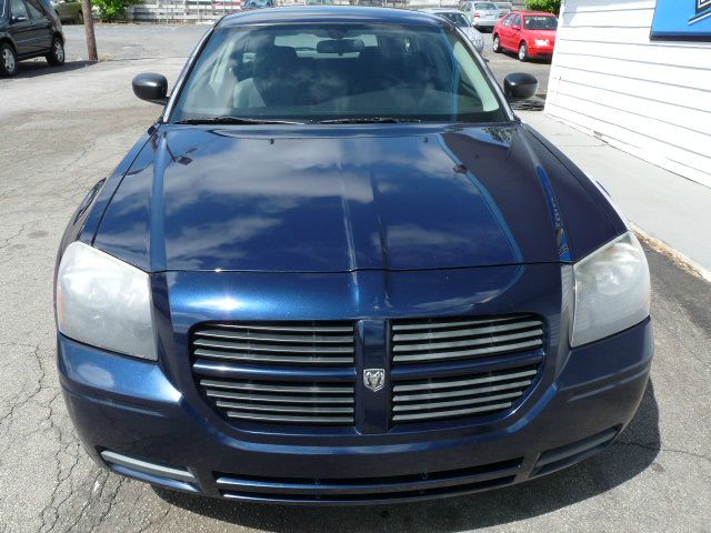 2006 Dodge Magnum SE