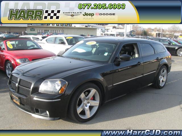 2006 Dodge Magnum XLS 4WD