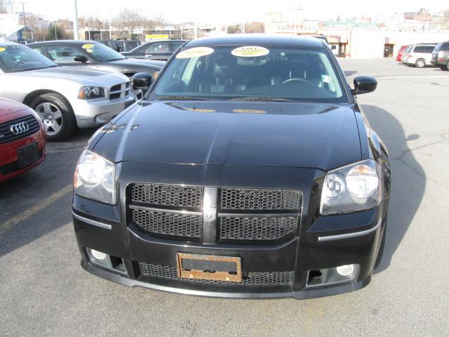 2006 Dodge Magnum XLS 4WD