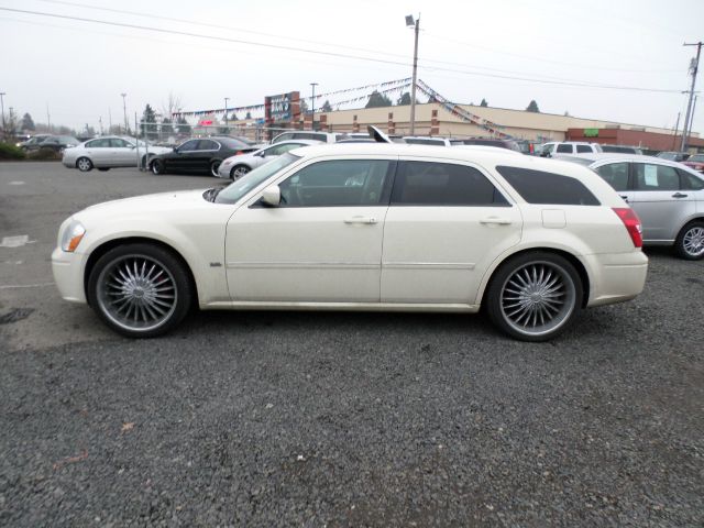 2006 Dodge Magnum S