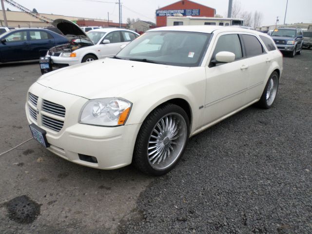 2006 Dodge Magnum S