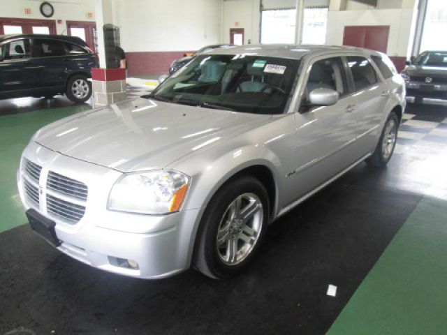 2006 Dodge Magnum Deluxe Convertible