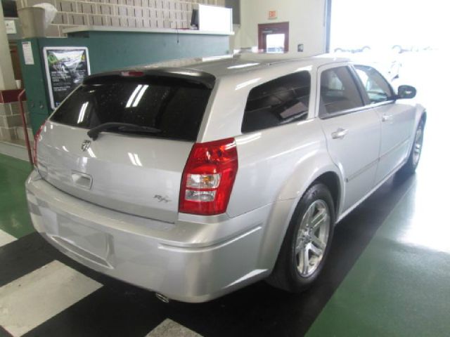 2006 Dodge Magnum Deluxe Convertible