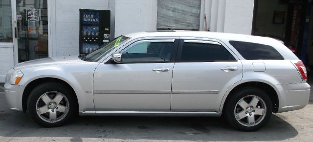 2006 Dodge Magnum PREM Package