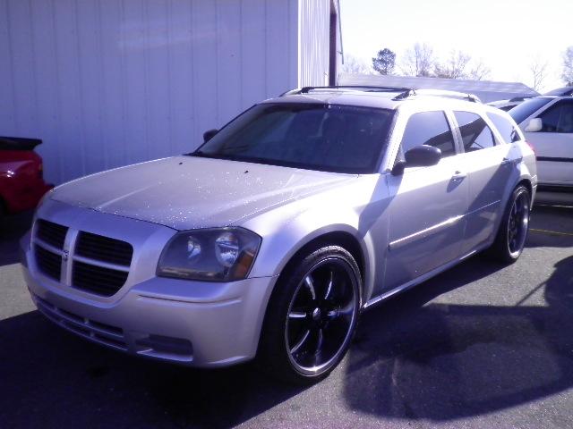 2006 Dodge Magnum SE