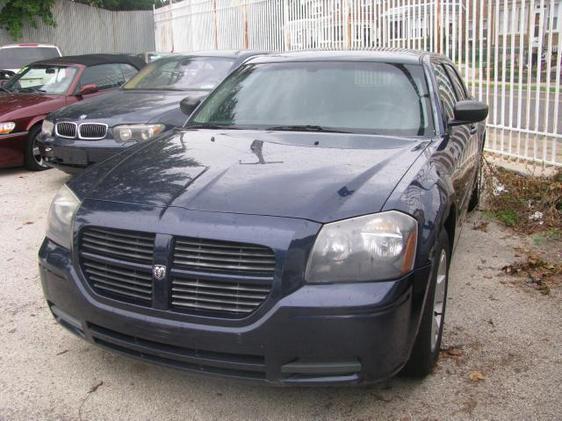 2006 Dodge Magnum SE