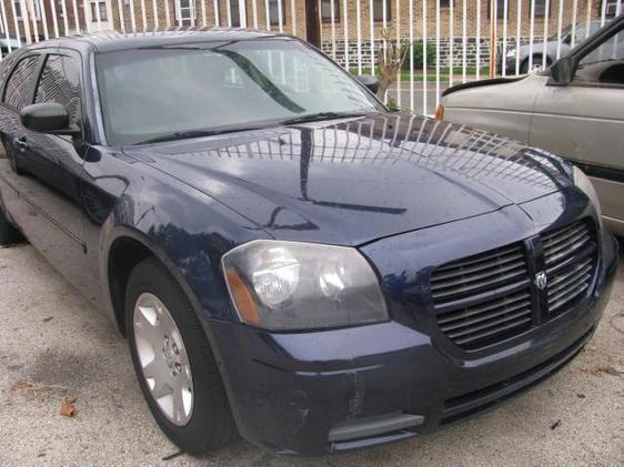 2006 Dodge Magnum SE