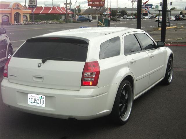 2006 Dodge Magnum Unknown