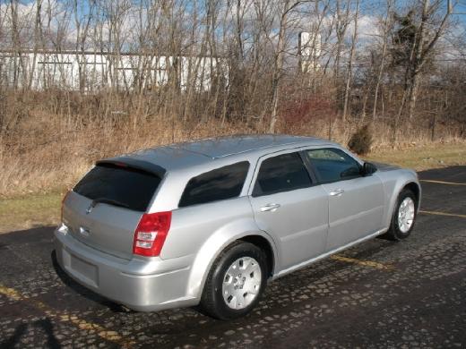 2006 Dodge Magnum I4 MAN (SE)