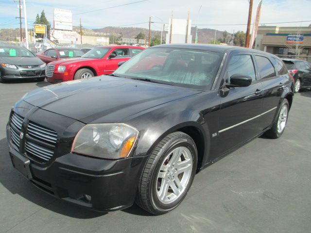 2006 Dodge Magnum S