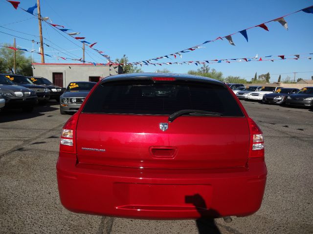 2006 Dodge Magnum SE