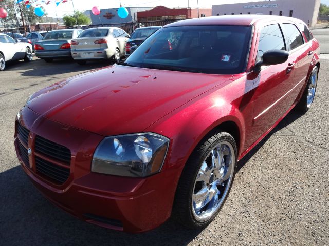 2006 Dodge Magnum SE