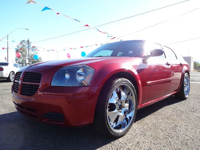 2006 Dodge Magnum SE