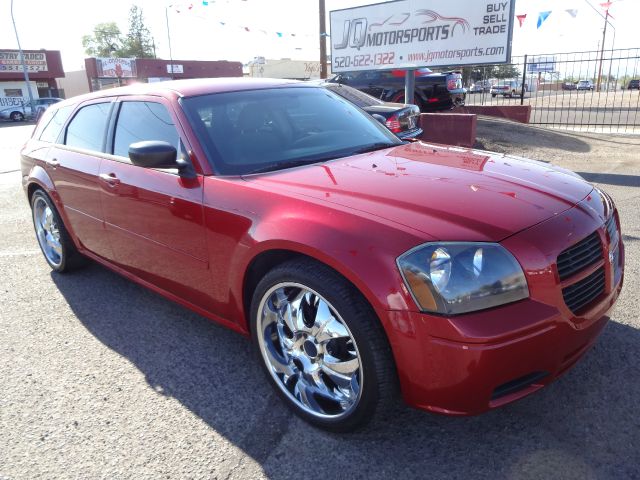 2006 Dodge Magnum SE