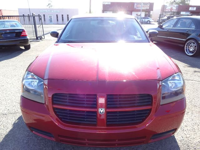 2006 Dodge Magnum SE