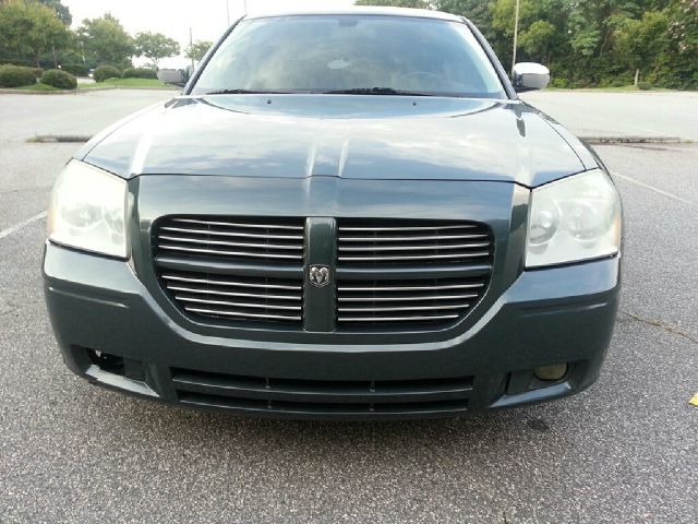 2006 Dodge Magnum S