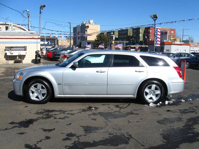 2006 Dodge Magnum S