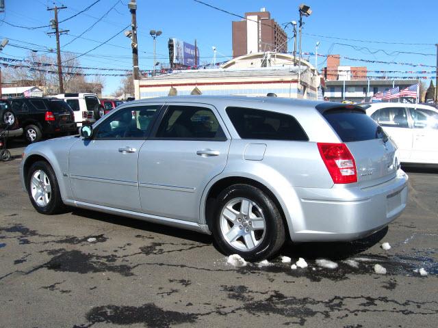 2006 Dodge Magnum S