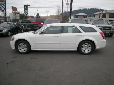 2006 Dodge Magnum SE