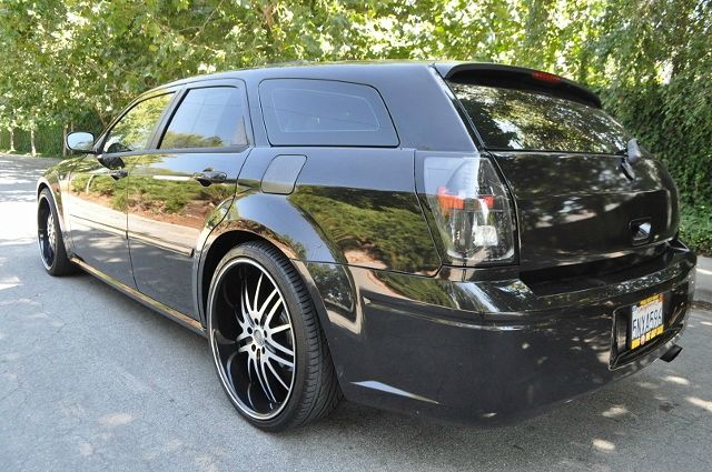 2006 Dodge Magnum SE