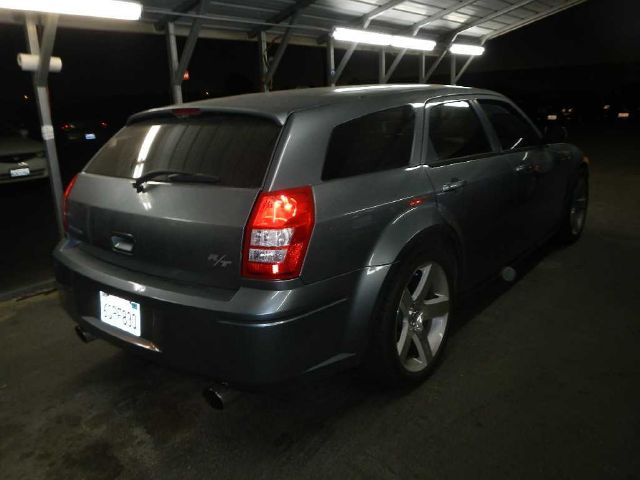 2006 Dodge Magnum Deluxe Convertible