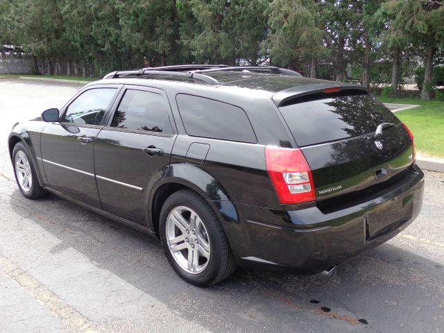 2006 Dodge Magnum Deluxe Convertible