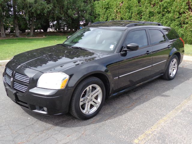 2006 Dodge Magnum Deluxe Convertible