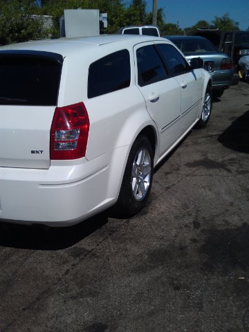 2006 Dodge Magnum S