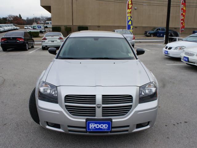 2006 Dodge Magnum S