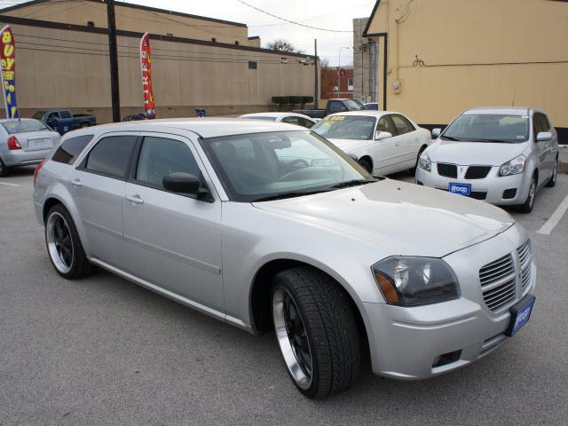 2006 Dodge Magnum S