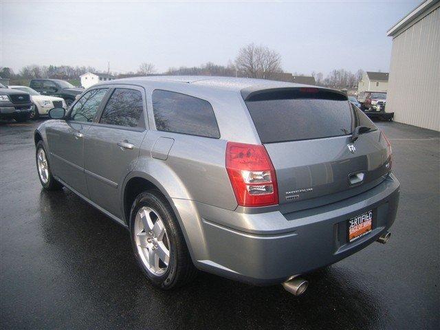 2006 Dodge Magnum SLT 25