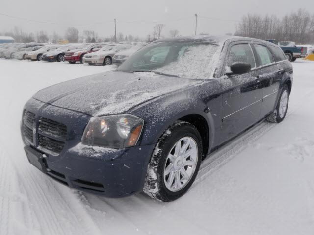 2006 Dodge Magnum SE