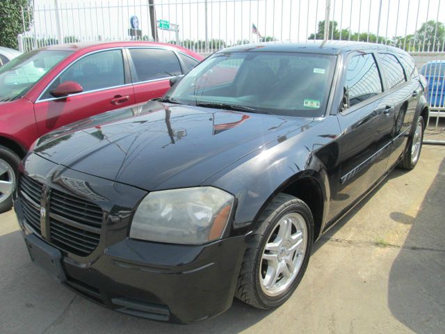 2006 Dodge Magnum SE