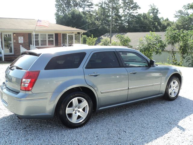 2006 Dodge Magnum S