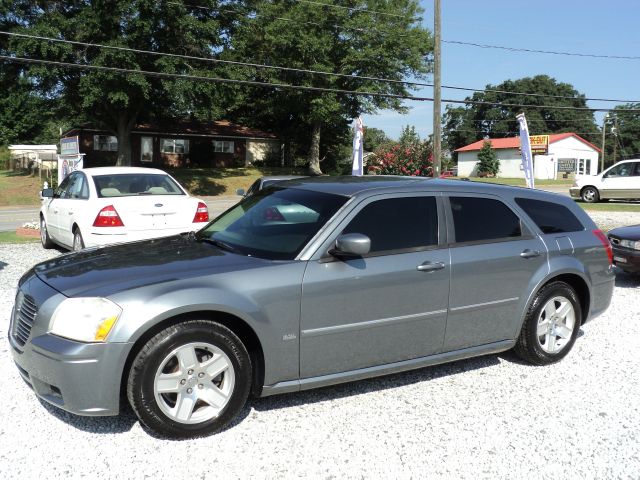 2006 Dodge Magnum S